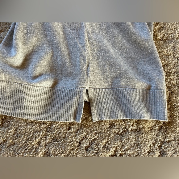 Lot of 2 XS Sweaters with 3/4 length sleeves - Old Navy (striped) and Gap (gray) - Picture 9 of 10